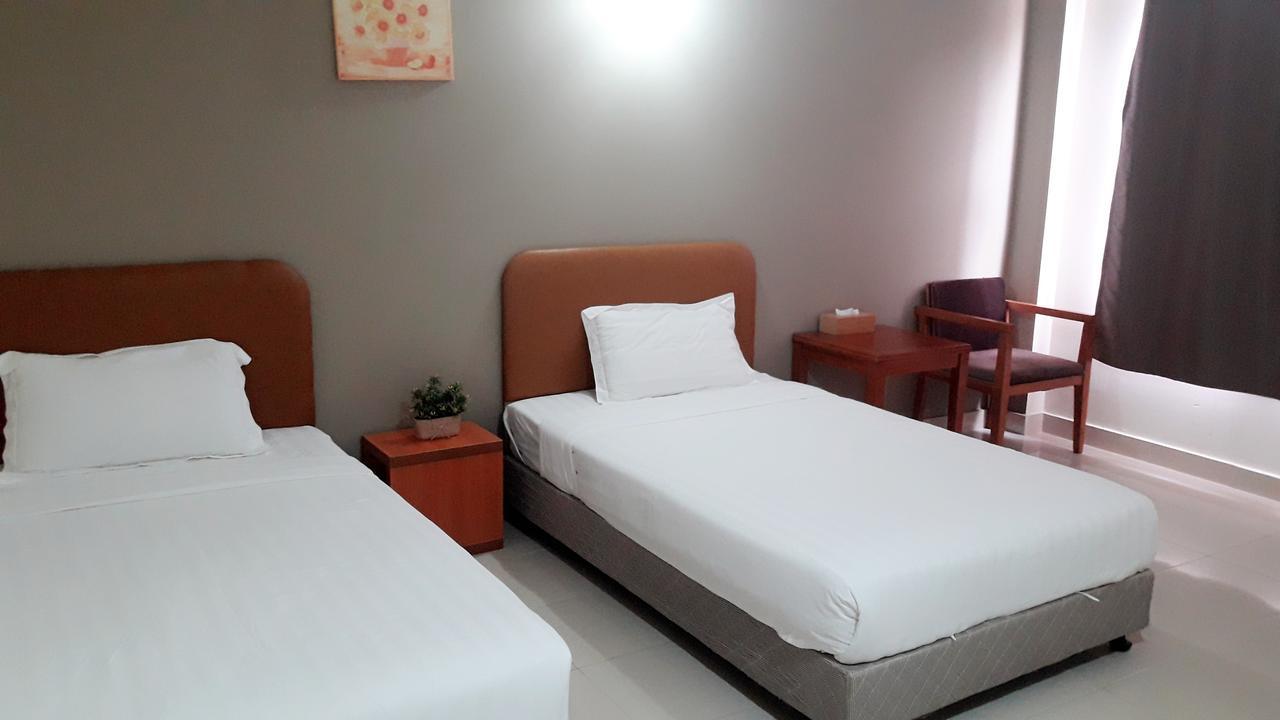 Hotel 126 Sepang Bagian luar foto