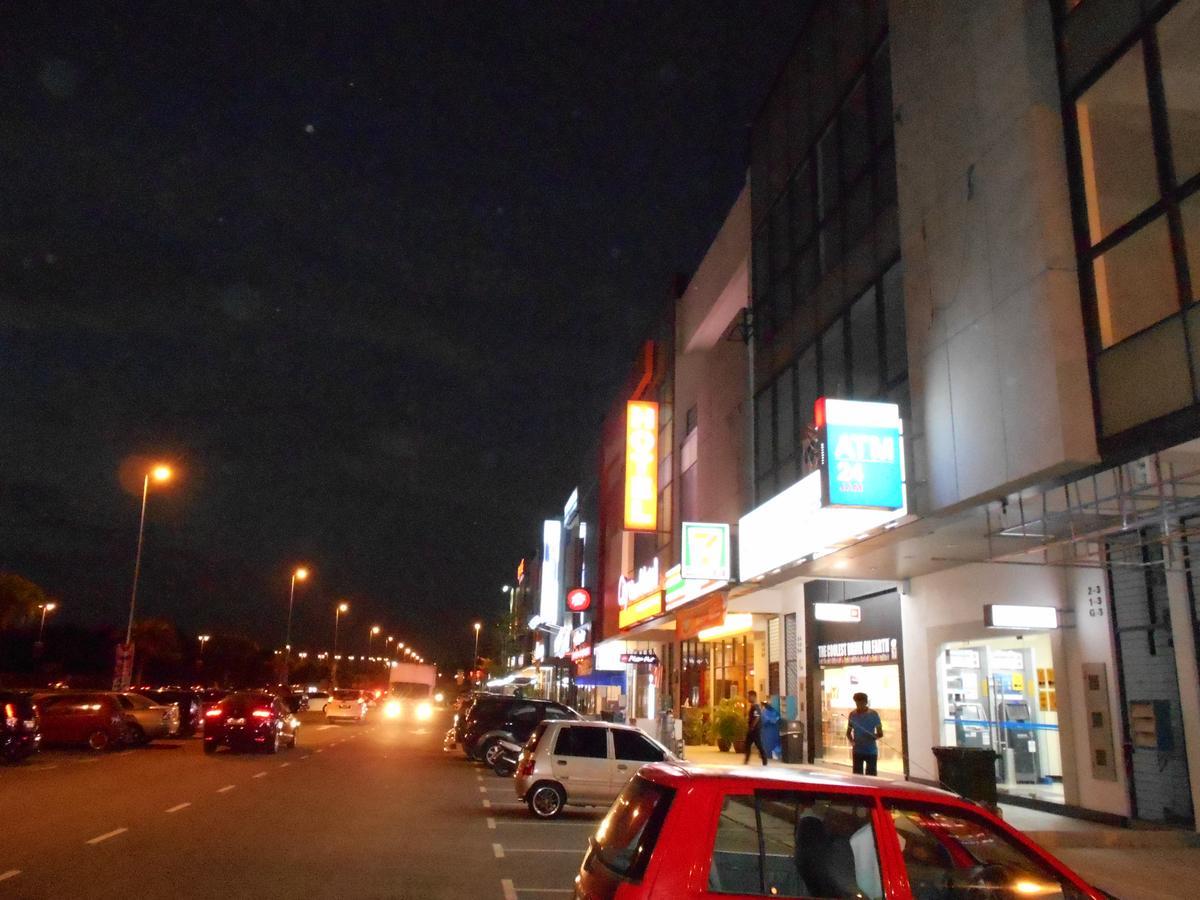 Hotel 126 Sepang Bagian luar foto