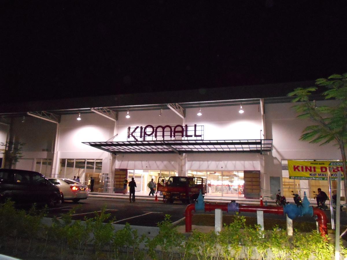 Hotel 126 Sepang Bagian luar foto