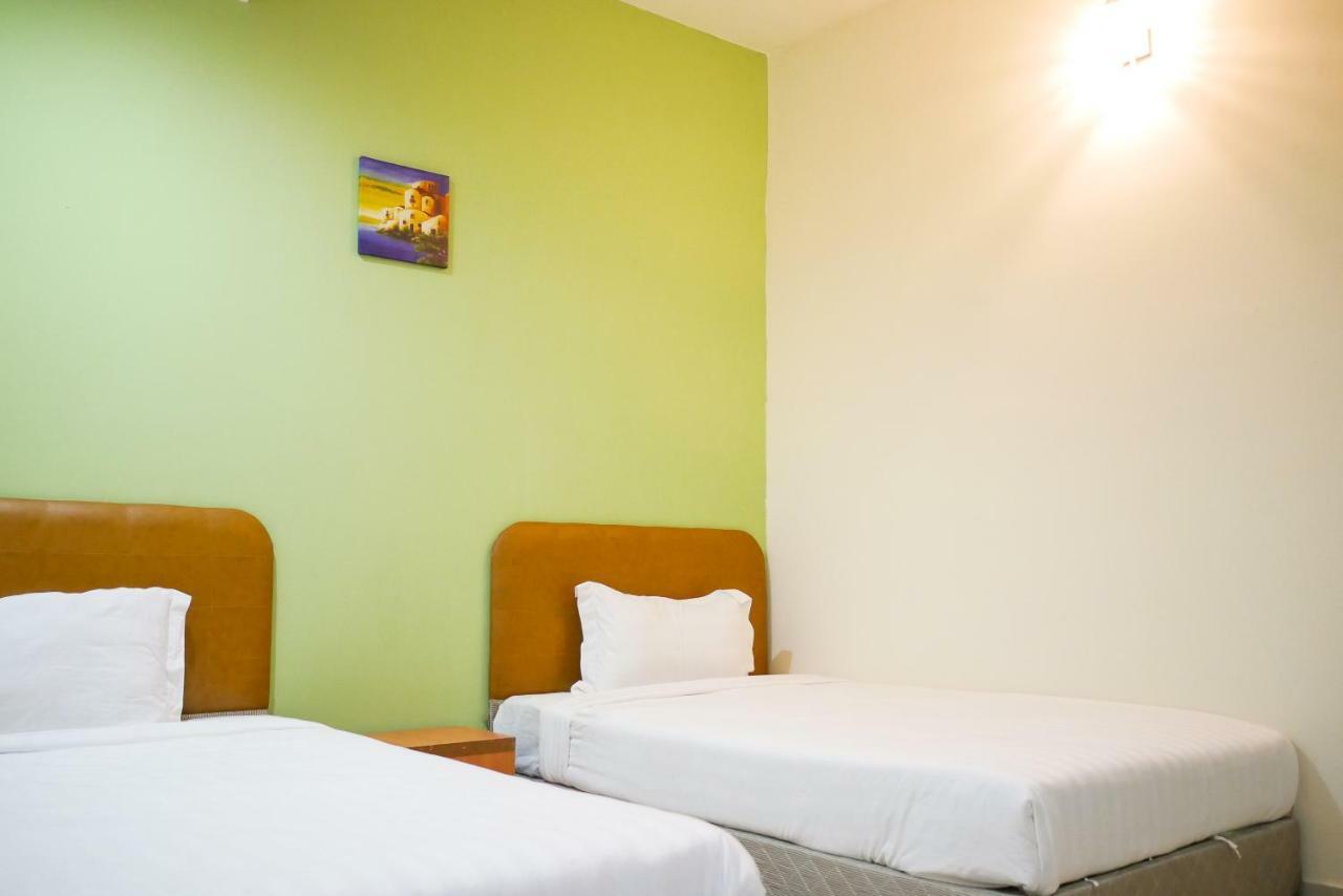 Hotel 126 Sepang Bagian luar foto