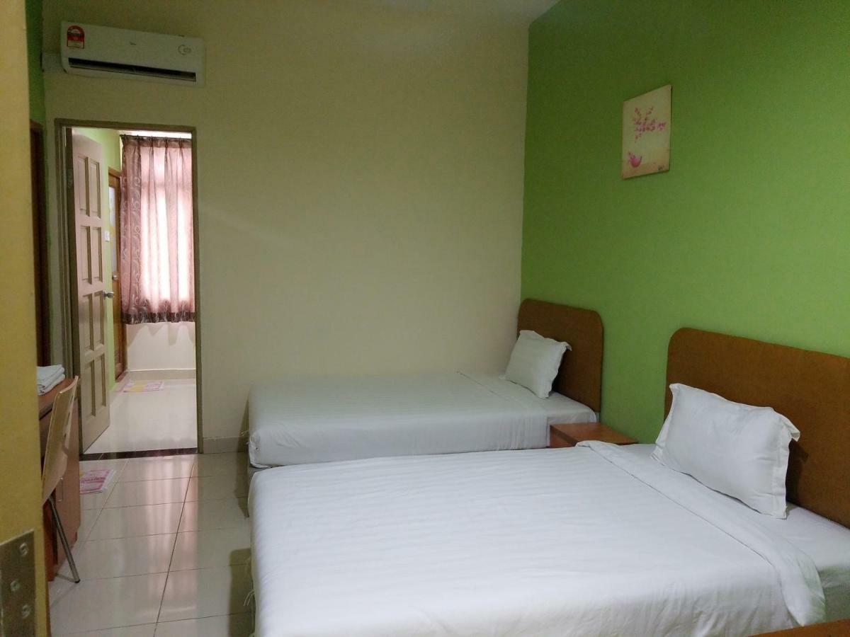 Hotel 126 Sepang Bagian luar foto