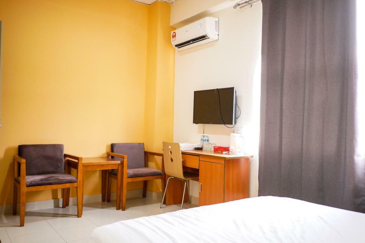 Hotel 126 Sepang Bagian luar foto