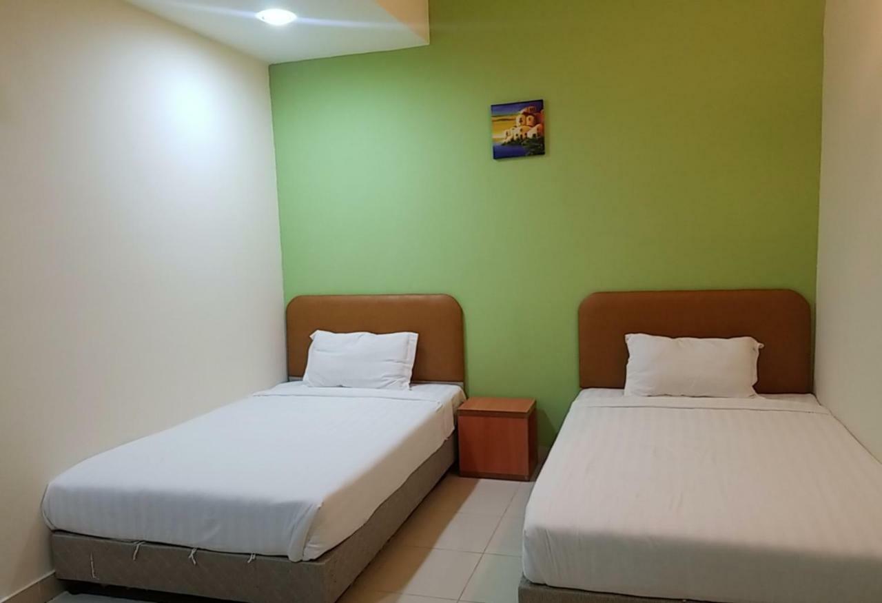 Hotel 126 Sepang Bagian luar foto