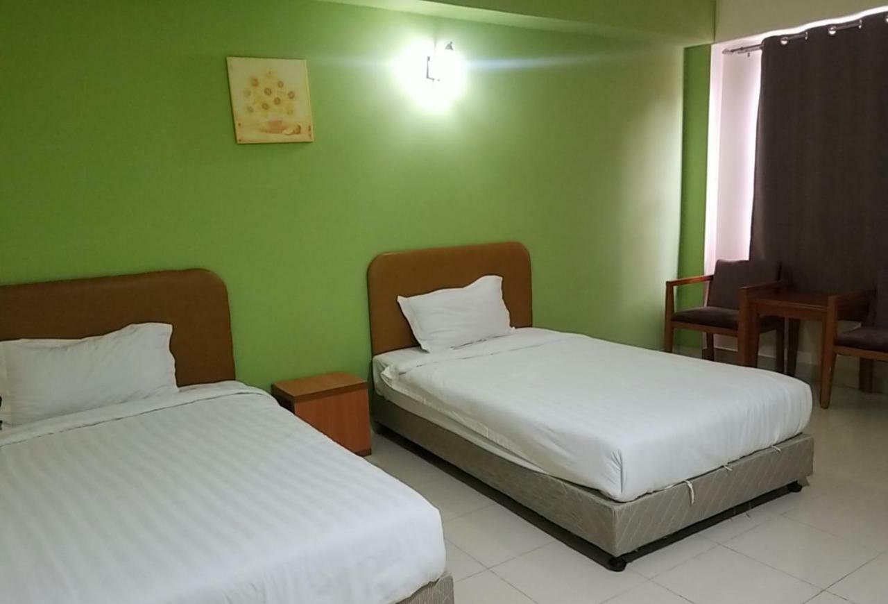 Hotel 126 Sepang Bagian luar foto